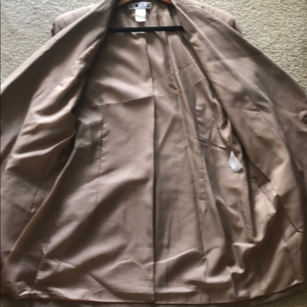 Jacket - Picture 3 of 4